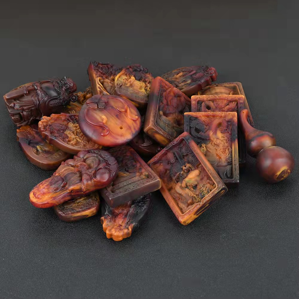 二代琥珀蜜蜡龙涎香雕刻件吊坠荧光浮盐水蜜蜡琥珀吊坠抖音直播款