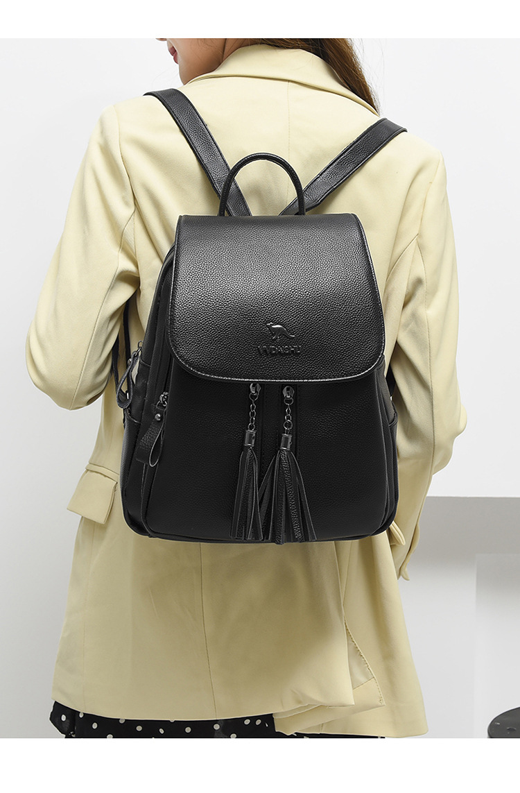 唯唯袋鼠直播货源新款时尚女士双肩背包现货批发支持直播一件代发