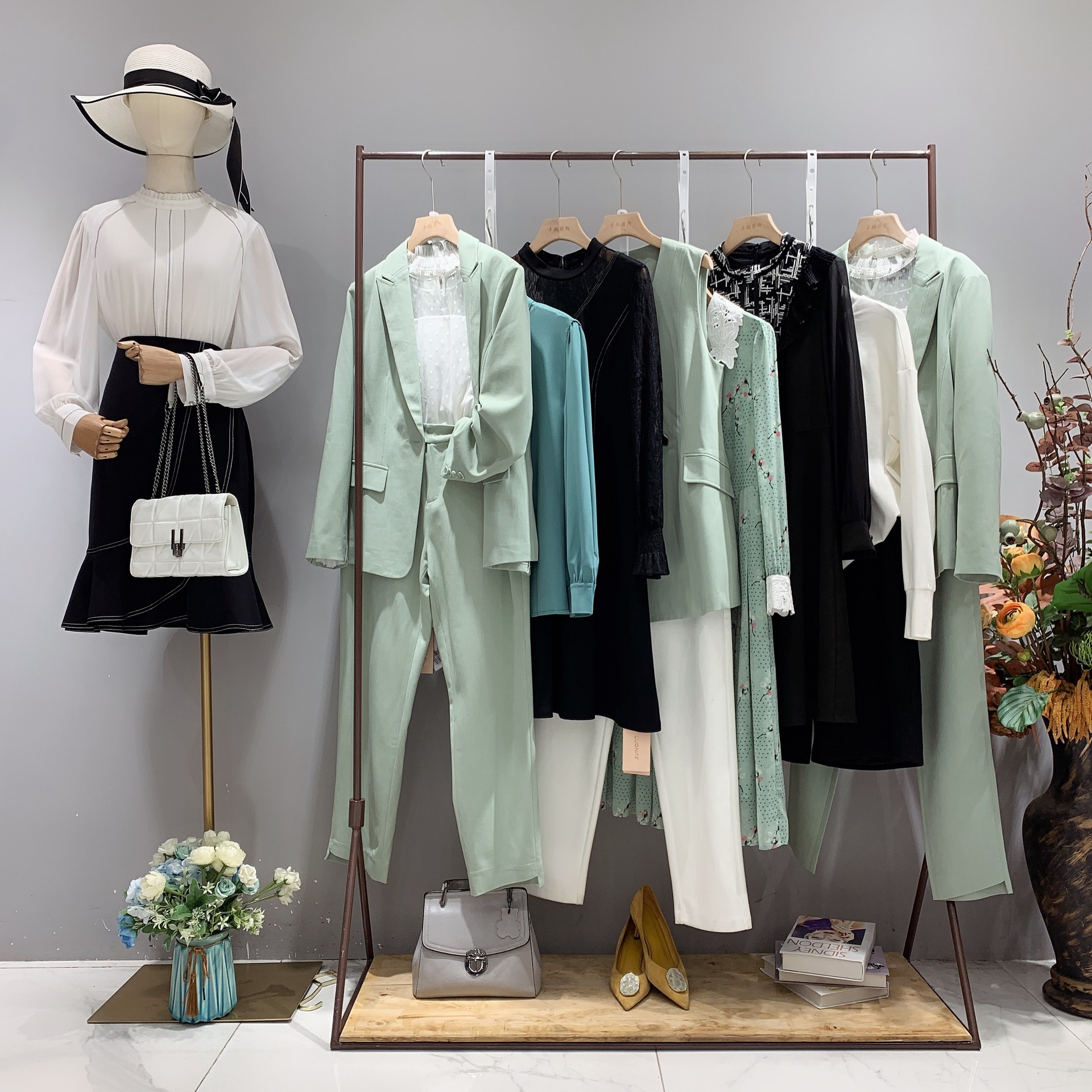 珞娜品牌撤柜女装尾款清货衣服轻奢专柜淘宝直播批发货源走份