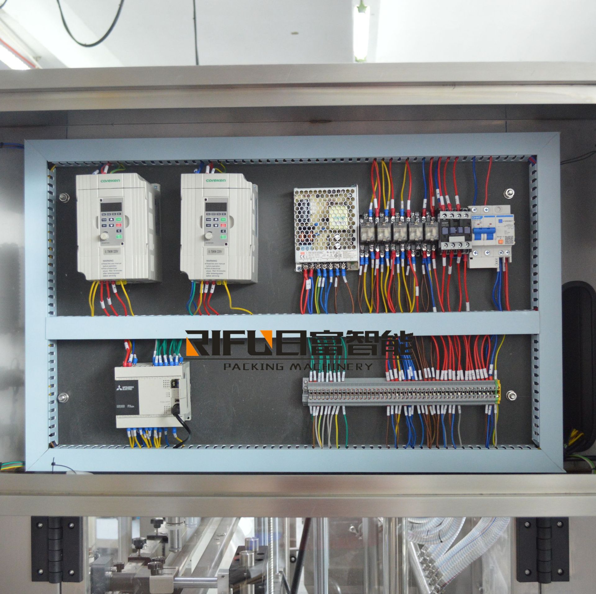 全自动酒精消毒液液体直流灌装机 玻璃水果汁饮料定量灌装设备