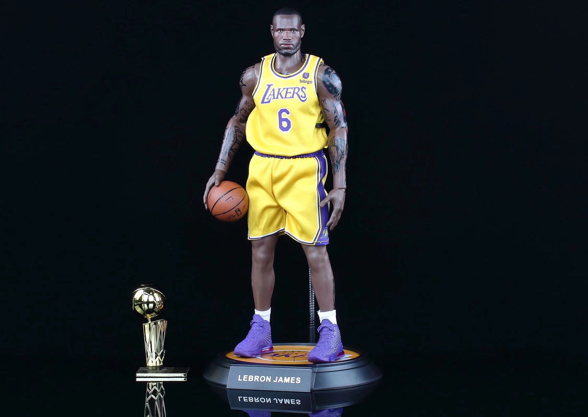 世峰社 篮球明星 nba 湖人队 科比布莱恩特 24号球衣两色可动手办