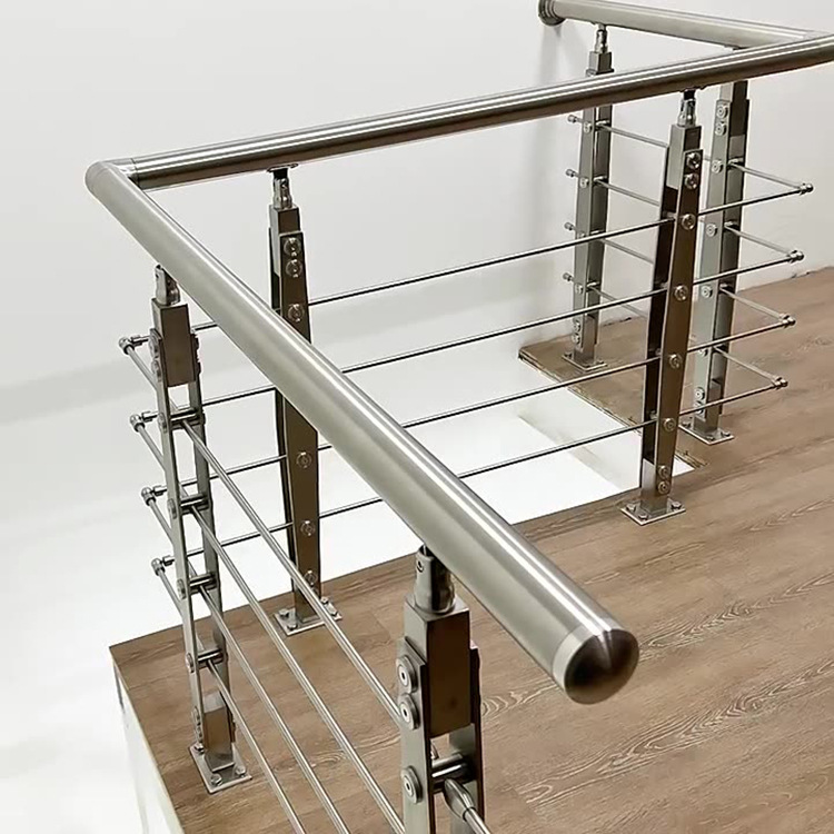 金日盛源头工厂不锈钢菱形立柱 304夹木拉丝扶手家装阳台别墅护栏