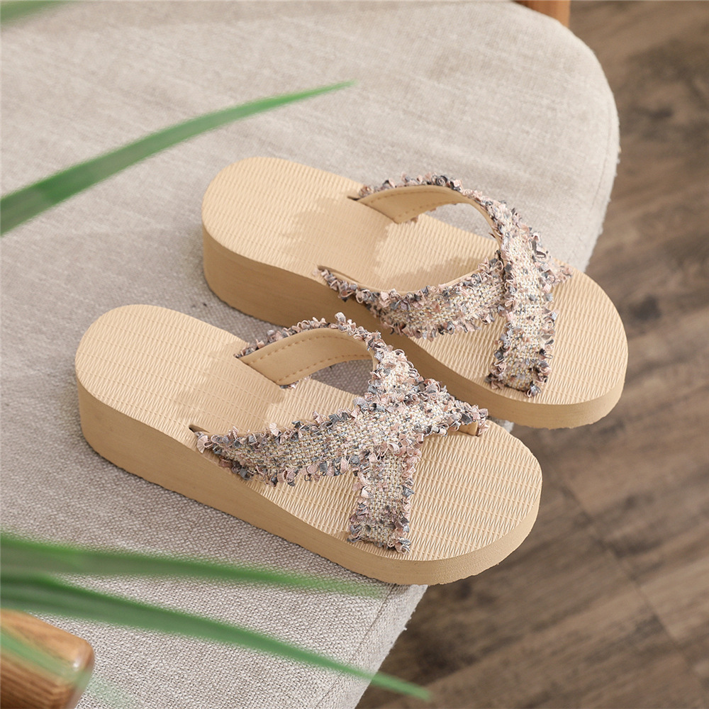 民族风情女拖鞋夏季新款交叉拖女外穿厚底坡跟沙滩鞋小香风女拖鞋