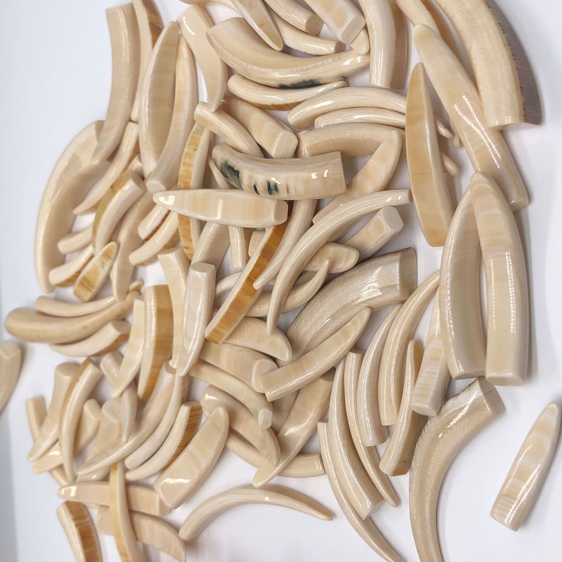 0成交1817克猛犸象牙本命佛牌吊坠黑檀镶嵌情侣龙凤毛衣链观音弥勒车