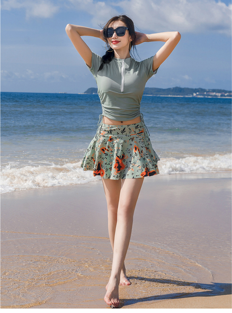 两件套分体式泳衣女保守学生运动休闲2021年新款保守泡温泉游泳衣