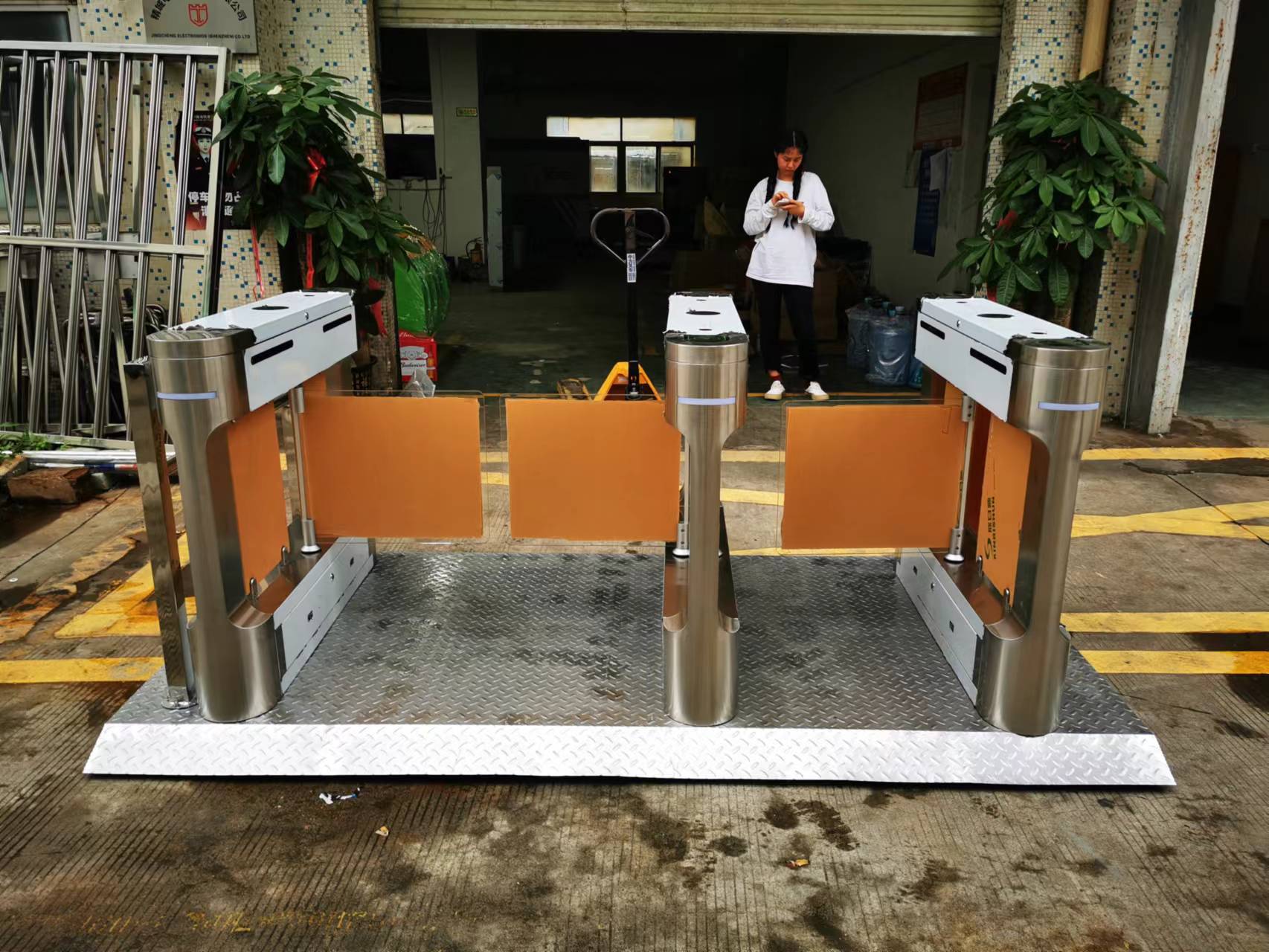 通道闸移动平台导轨车校园闸机电动移动门幼儿园摆闸机翼闸手推车