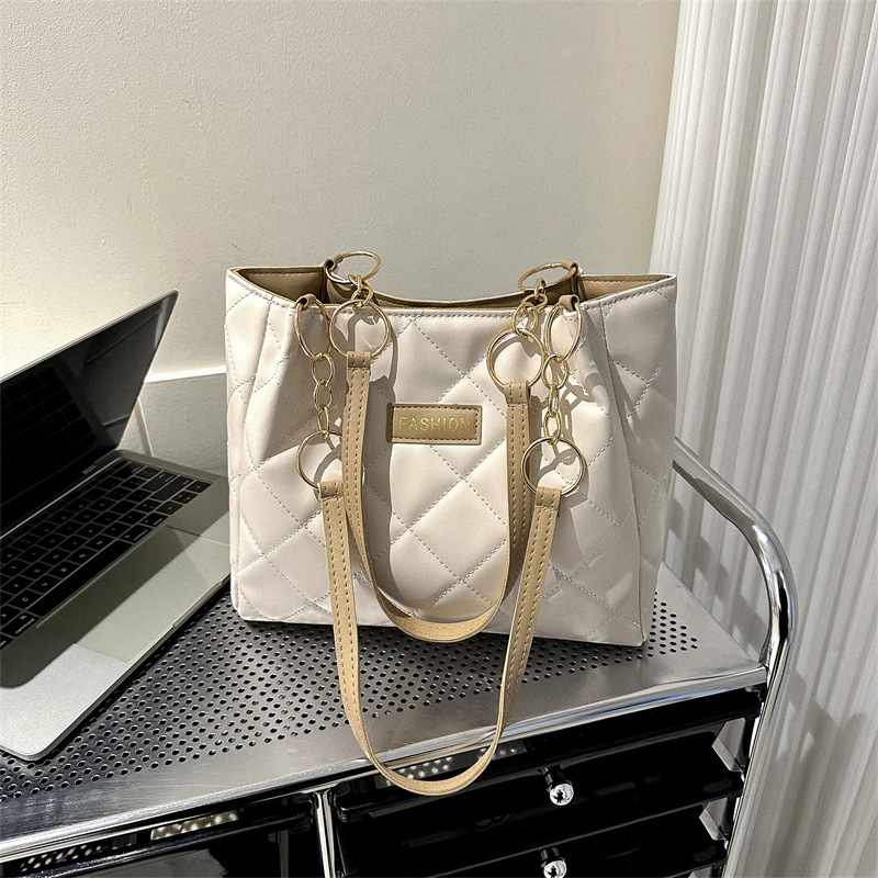 Casual Spring Bag Women 2023 New Portable and Fashion Large Capacity Tote Color Matching Design One Shoulder Underarm Bag