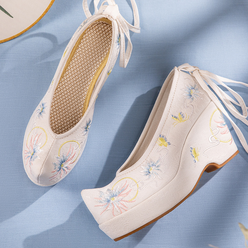 古装汉服鞋女改良汉元素复古古风翘头履增高坡跟唐风绣花布鞋高跟