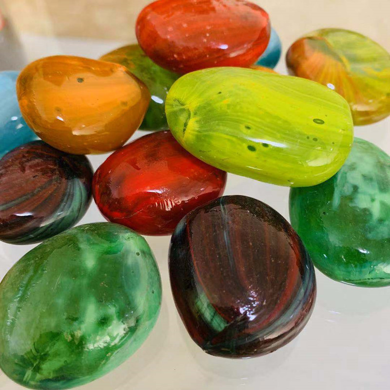 蓝色雨花石 园林景观用五彩雨花石  水族装饰用蓝色玻璃雨花石