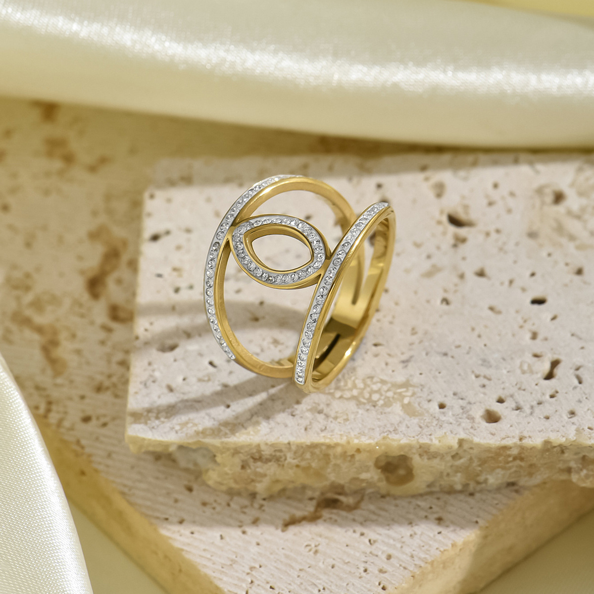 欧美跨境新款时尚椭圆对扣戒指 白金镶锆石轻奢百搭指环-阿里巴巴