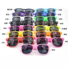 sunglasses 2140复古太阳镜男女士通用米钉墨镜网红街拍 太阳眼镜
