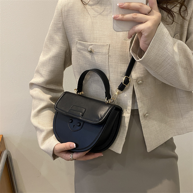 Outdoor Popular Contrast Color Women's Handbag 2023 Spring New Saddle Bag Western Texture Shoulder Messenger Bag