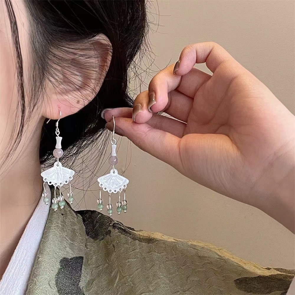 New Chinese Style Earrings Niche Design Elegant Fan Leaf Tassel Earrings Long Chinese Style Earrings 2023 New