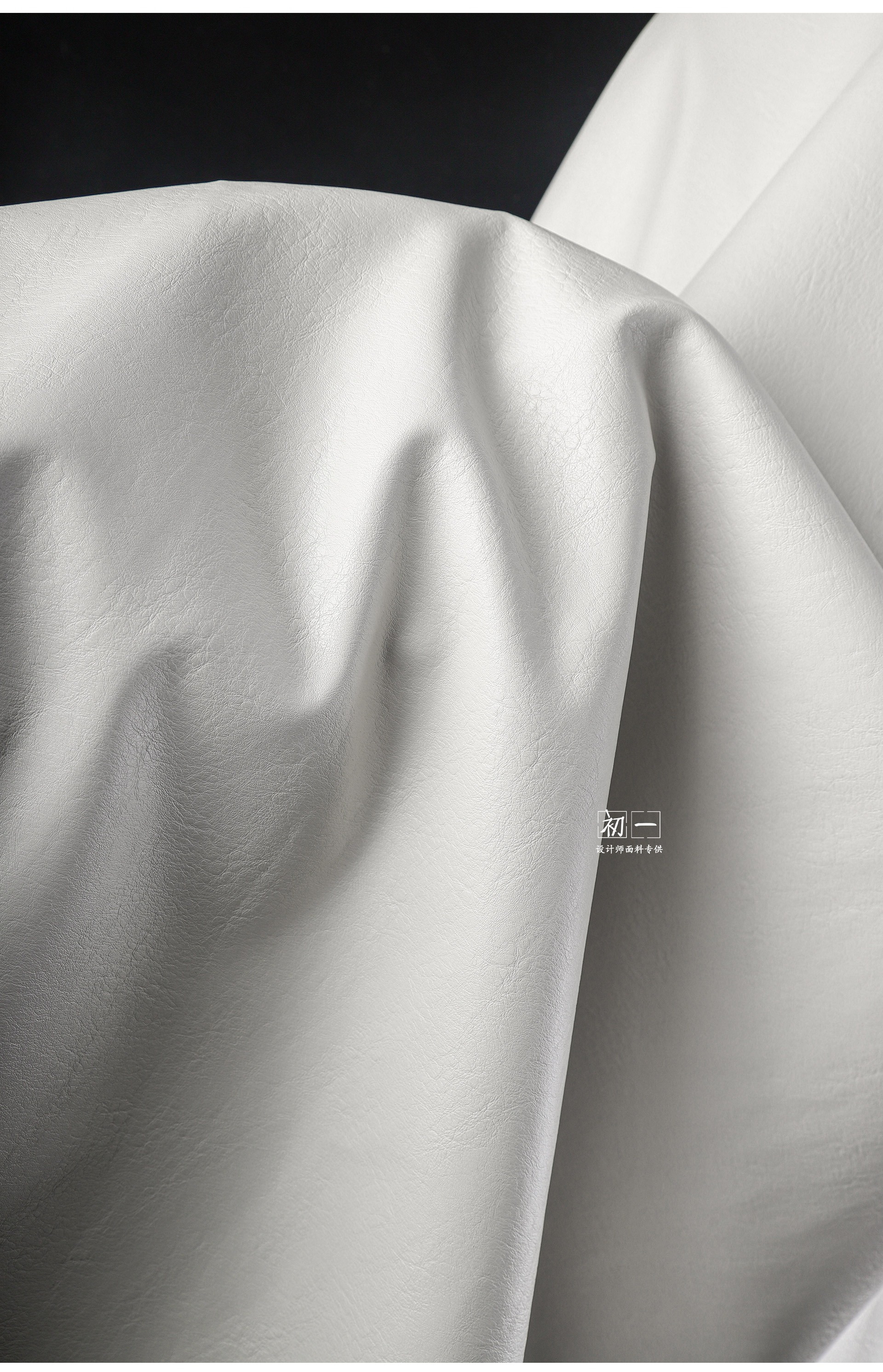 牛皮纹肌理皮革面料哑光耐磨pu人造皮外套风衣夹克设计师布料