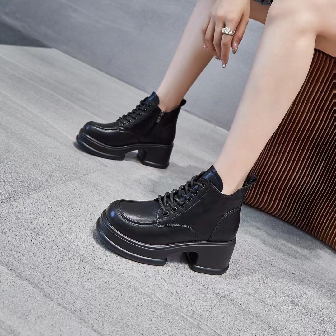 秋季新品潮流情缘899系带侧拉链圆头短靴女防水台米色日常马丁靴