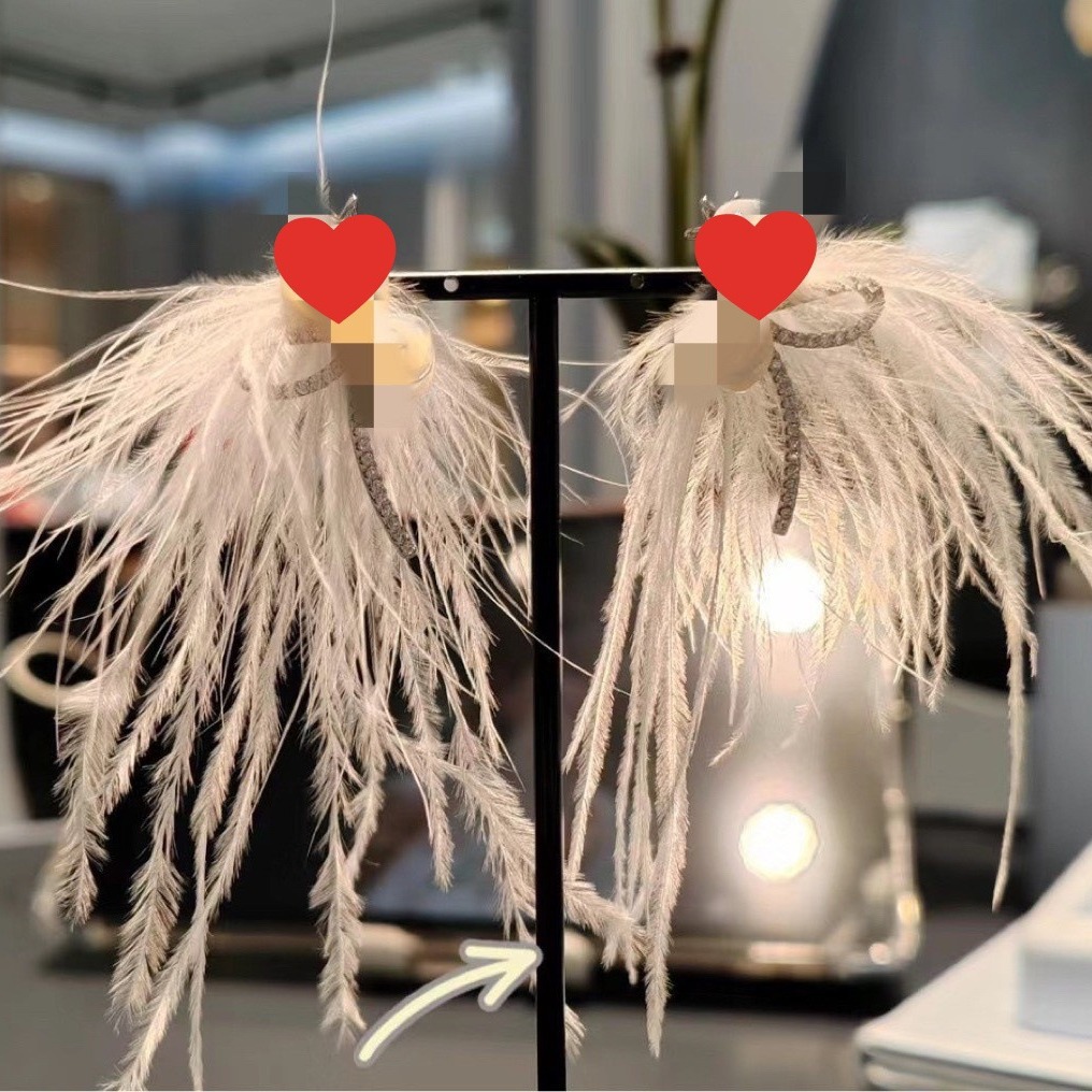 白色羽毛玫瑰花耳环耳钉羽毛耳环婚礼高级感耳钉耳饰女送礼-阿里巴巴