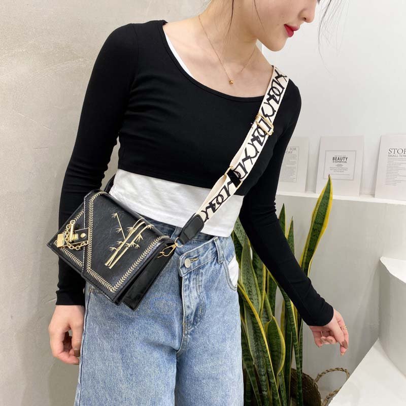 Women's Bag 2021 Spring New Fashion Embroidered Pu Shoulder Bag Korean Style Simple Crossbody Small Square Bag