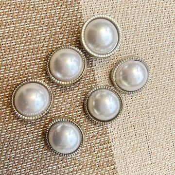 圆形珍珠纽扣百塔衬衫上衣扣子亮色高脚手缝扣小香风装饰扣子批发