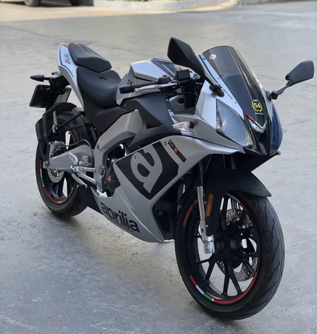二手进口阿普利亚gpr150复古跑车重机车趴赛越野街车公路赛摩托车