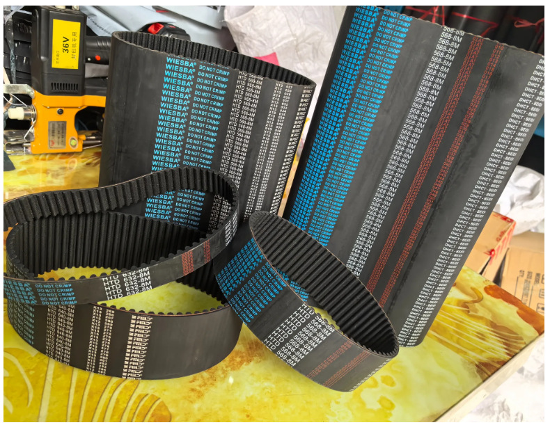 Black rubber ring-shaped toothed transmission belt, synchronous flat belt, arc-toothed trapezoidal tooth wear-resistant triangle synchronous belt