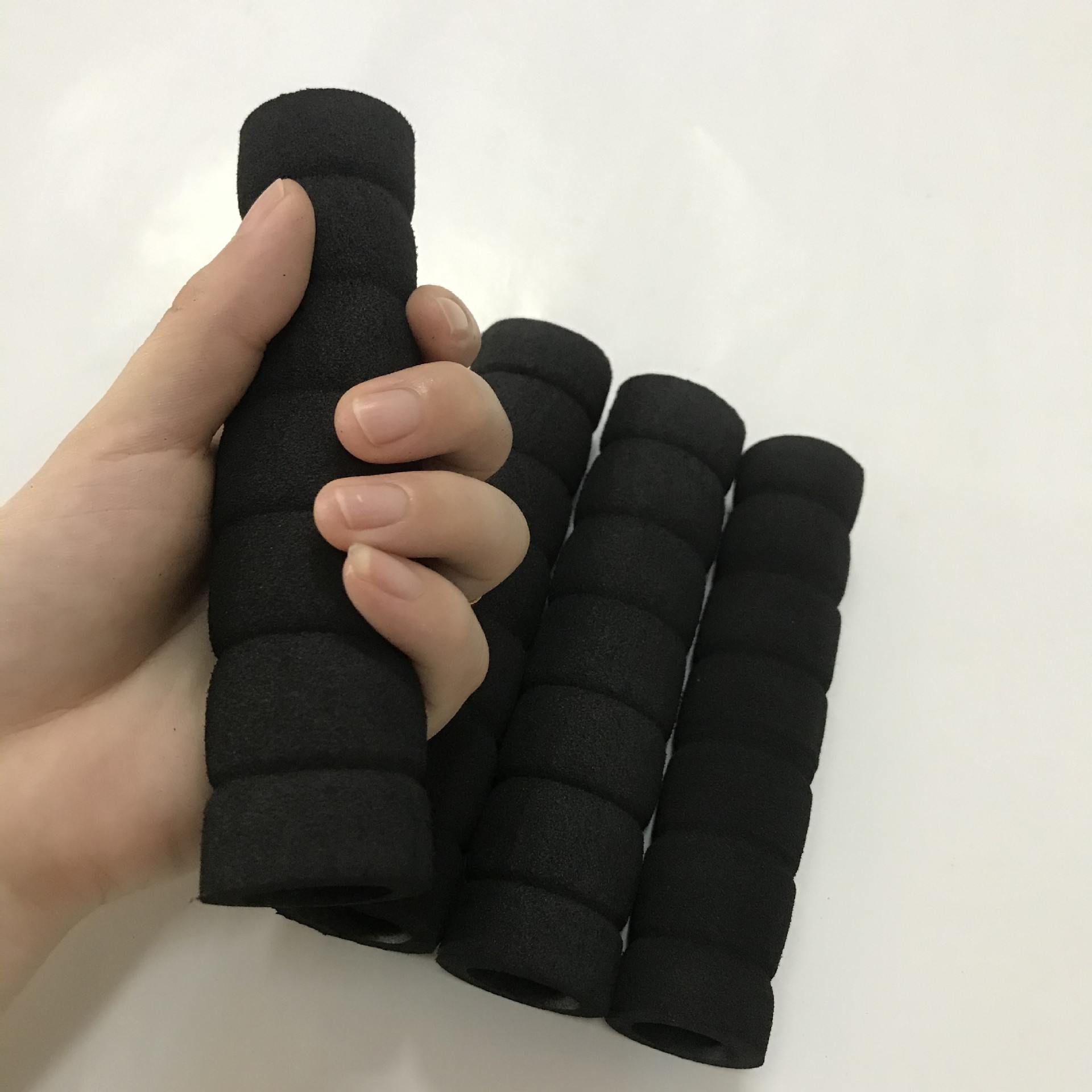 舒适海绵手把套抖音发光羽毛拍手握套网红夜光手把握套黑色手柄套