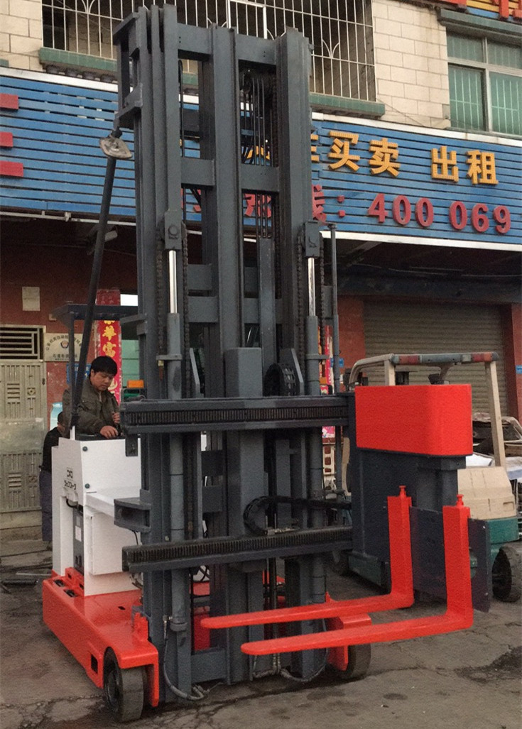 5吨三向叉车二手三节自由提升门架升高j7.5米窄通道电动堆垛车
