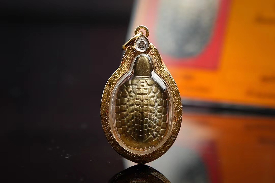 泰国佛牌批发 龙婆银瓦台南财龟 佛饰吊坠