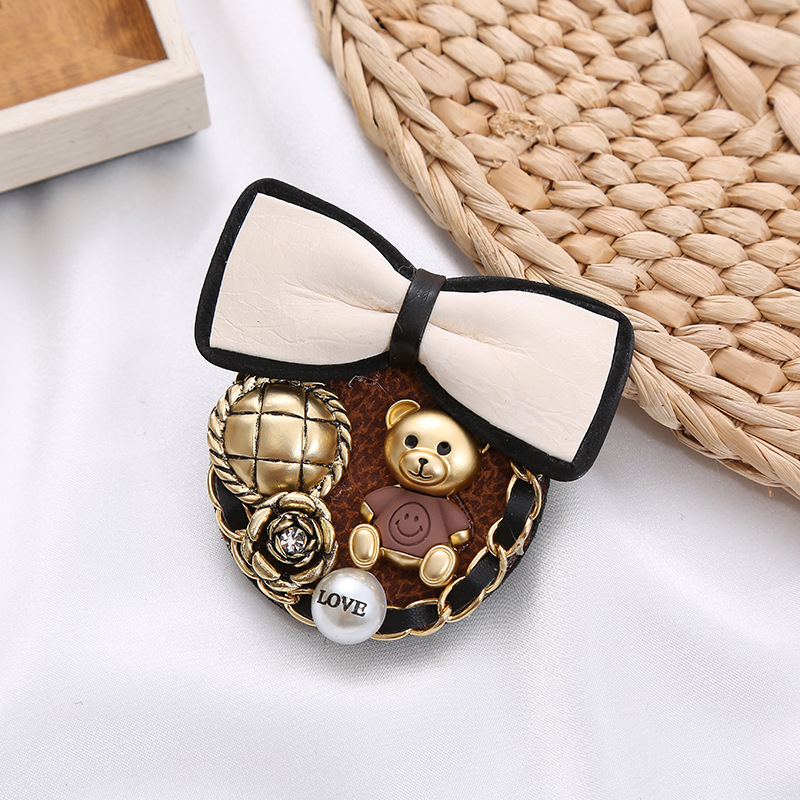 Vintage Brooch Brooch Pin Little Bear Baroque Bow Tassel Accessories Classic Style Badge New Year Gift for Women