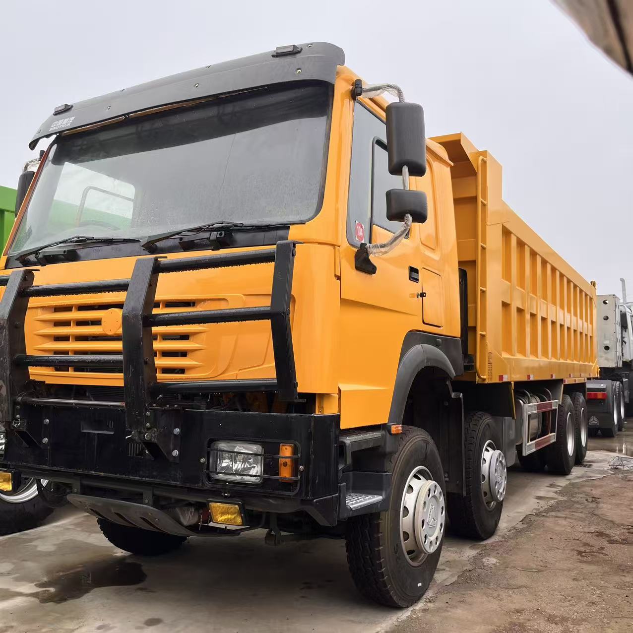 出库外贸豪沃加高车厢380马力 可做右驾驶室 箱式运输车