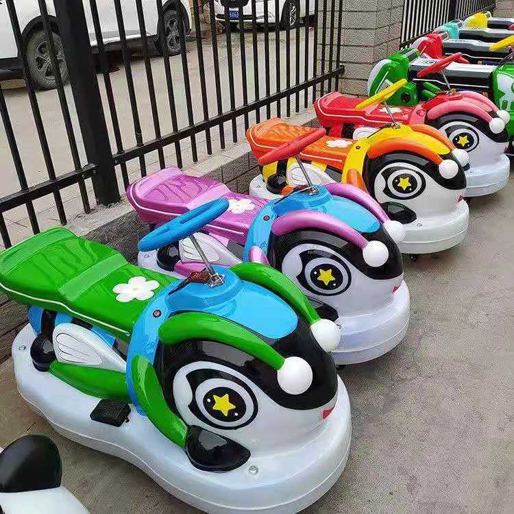 广场新款电瓶车摆摊车亲子商场七彩电车玩具设施 儿童塑料碰碰车