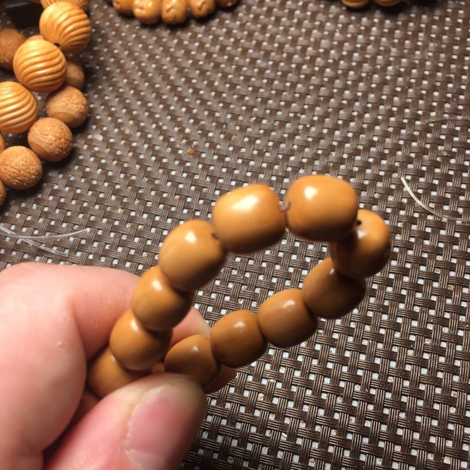 精选水晶核猴头核桃雕刻老型手串