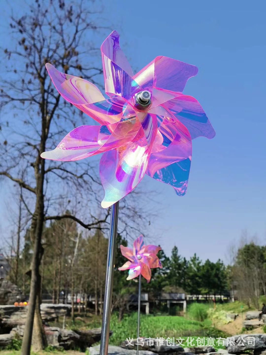 幻彩发光春季户外公园风车装饰镭射膜商场橱窗游乐园创意美陈厂家