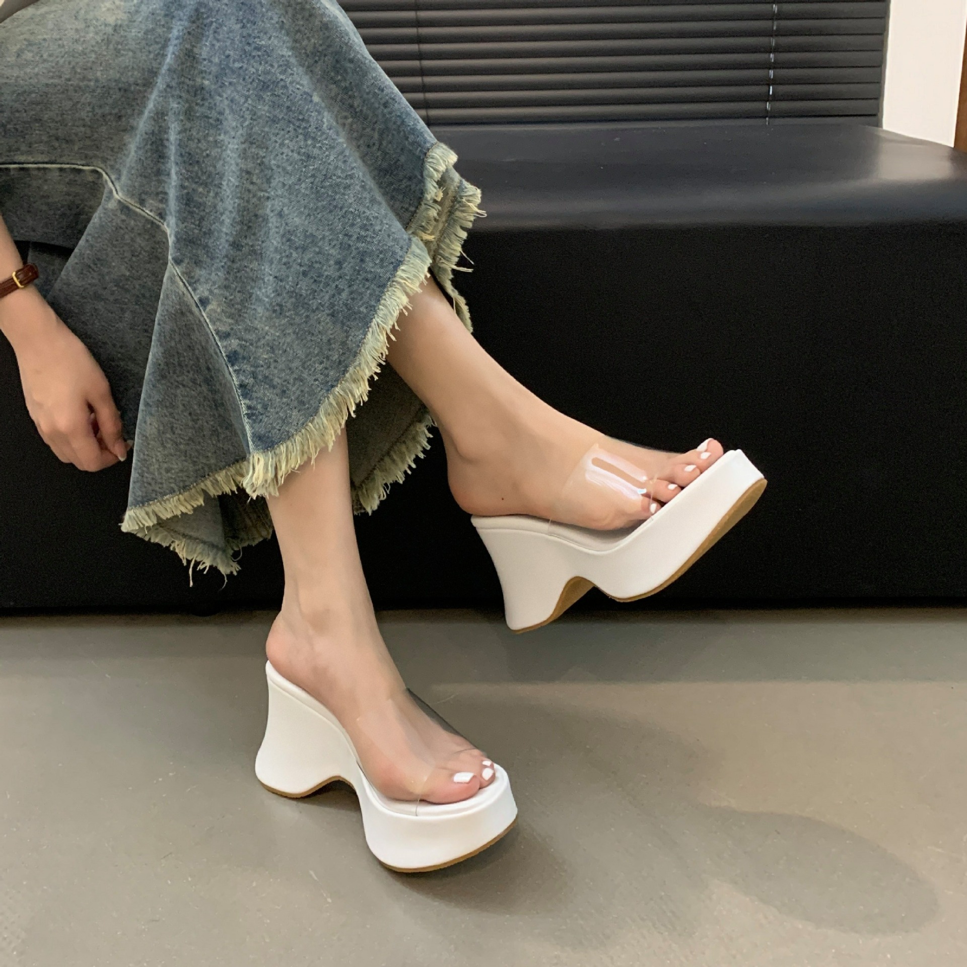 厚底凉拖鞋女夏季恨天高超高跟鞋坡跟松糕透明小个子增高沙滩凉鞋