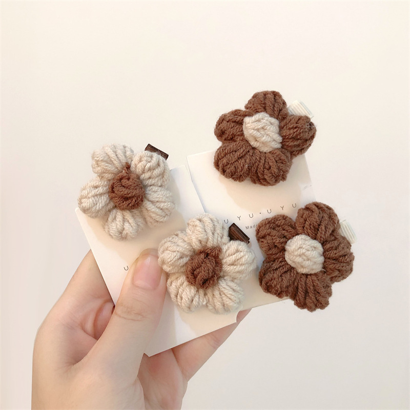 Milk Coffee Color Vintage Weave Wool Flower Barrettes Puff Flower Hairpin Gentle Bang Clip Side Clip Autumn and Winter Hair Accessories