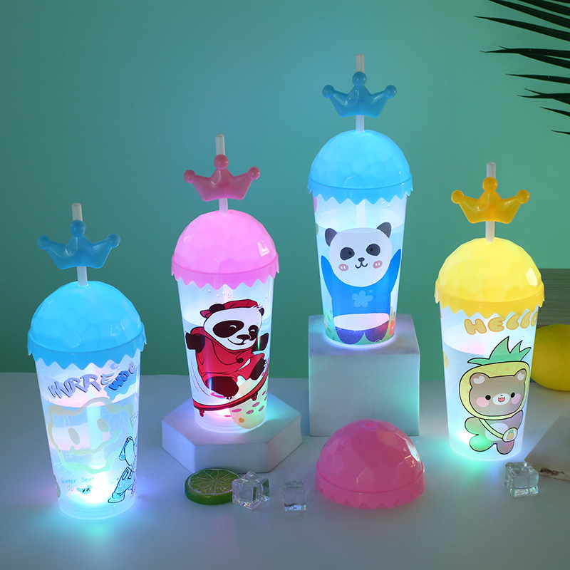 600ml Luminous Children's Straw Cup Cute Bear Student Water Cup PP Straw Baby Drinking Cup Plastic Cup