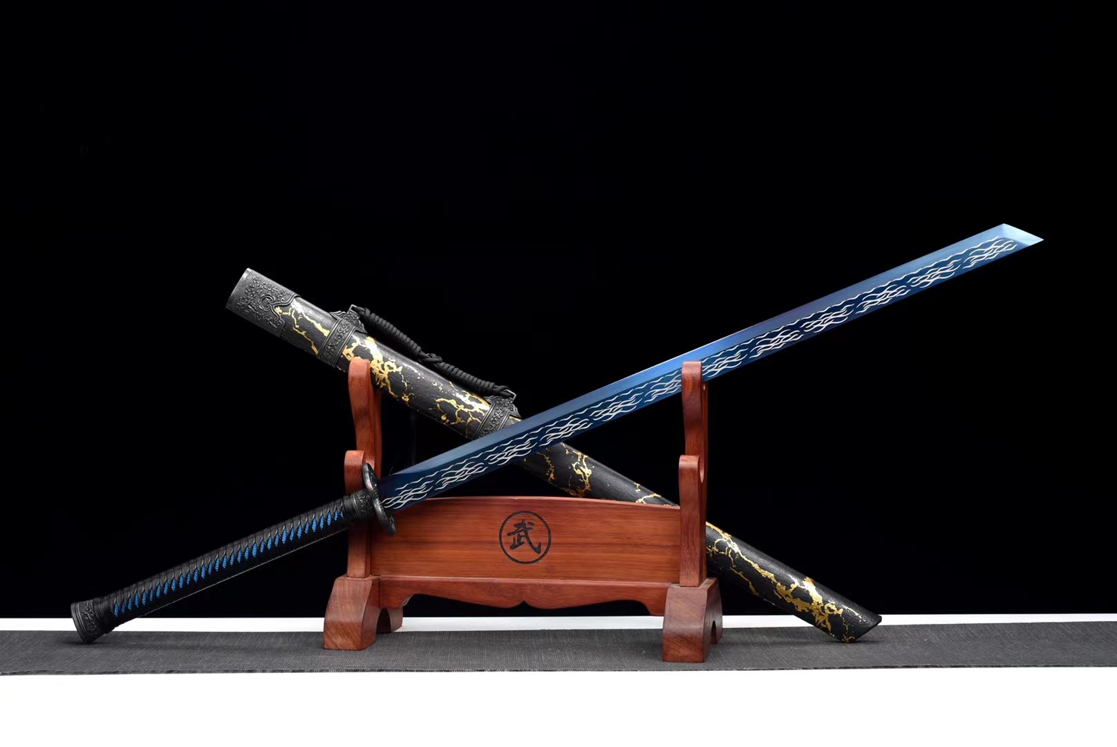 龙泉市刀剑高锰钢锻打烤蓝刻花工艺长款绣春刀唐横刀冷兵器未开刃