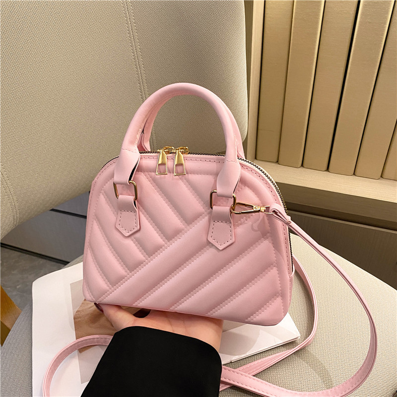 Fall Small Handbags Women's 2022 New Korean Style Embroidery Yarn Rhombic Western Style Shoulder Messenger Bag Simple and Stylish Bag