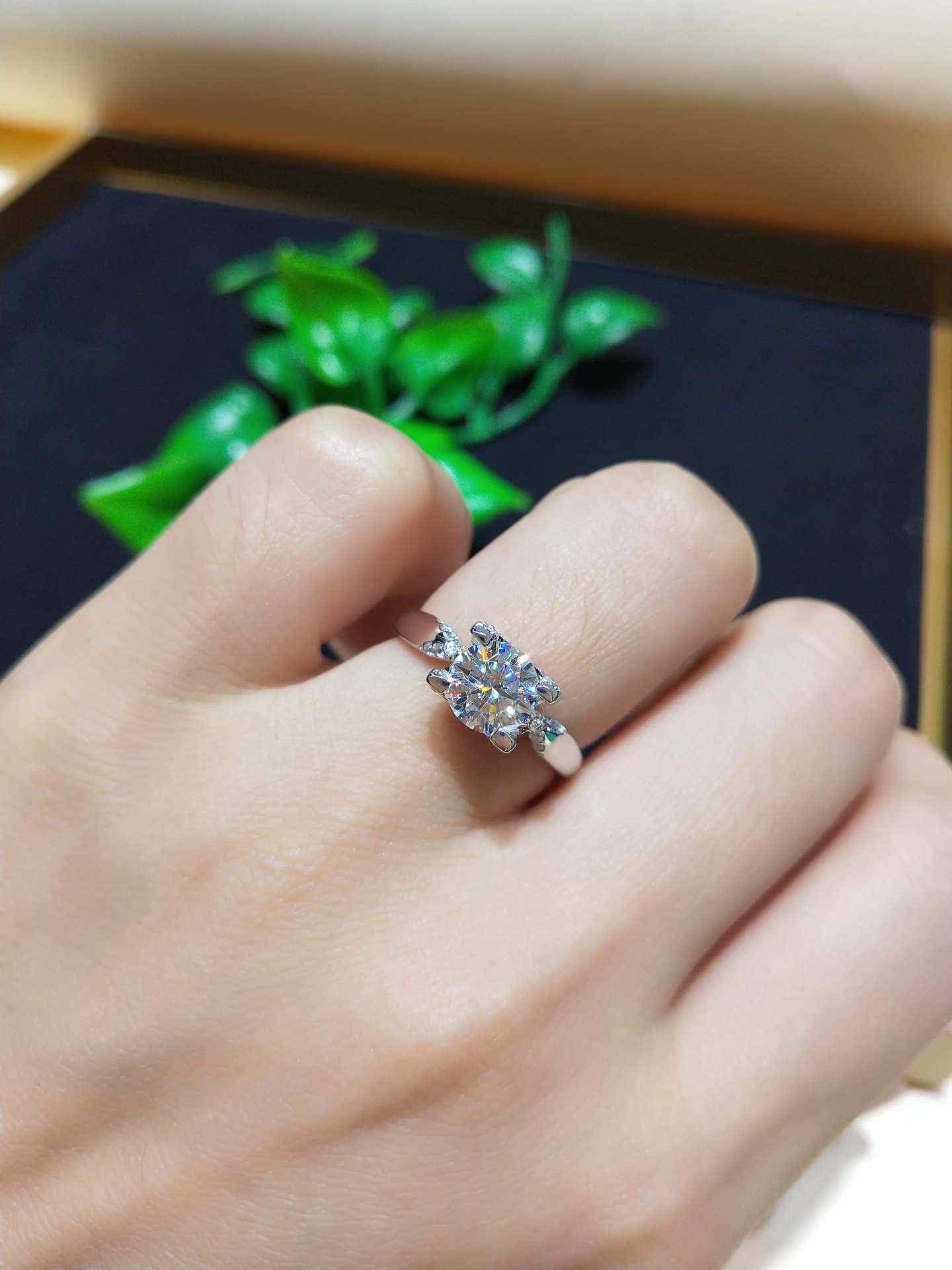 工厂直销18k镀金燕尾牛头戒指s925银真莫桑钻1克拉支持一件代发