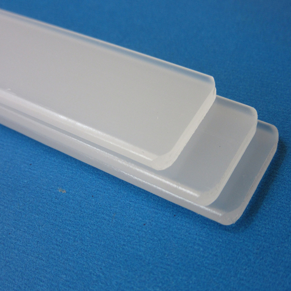 源头厂家供应护膝塑料条挤出pp扁条运动护膝塑料配件