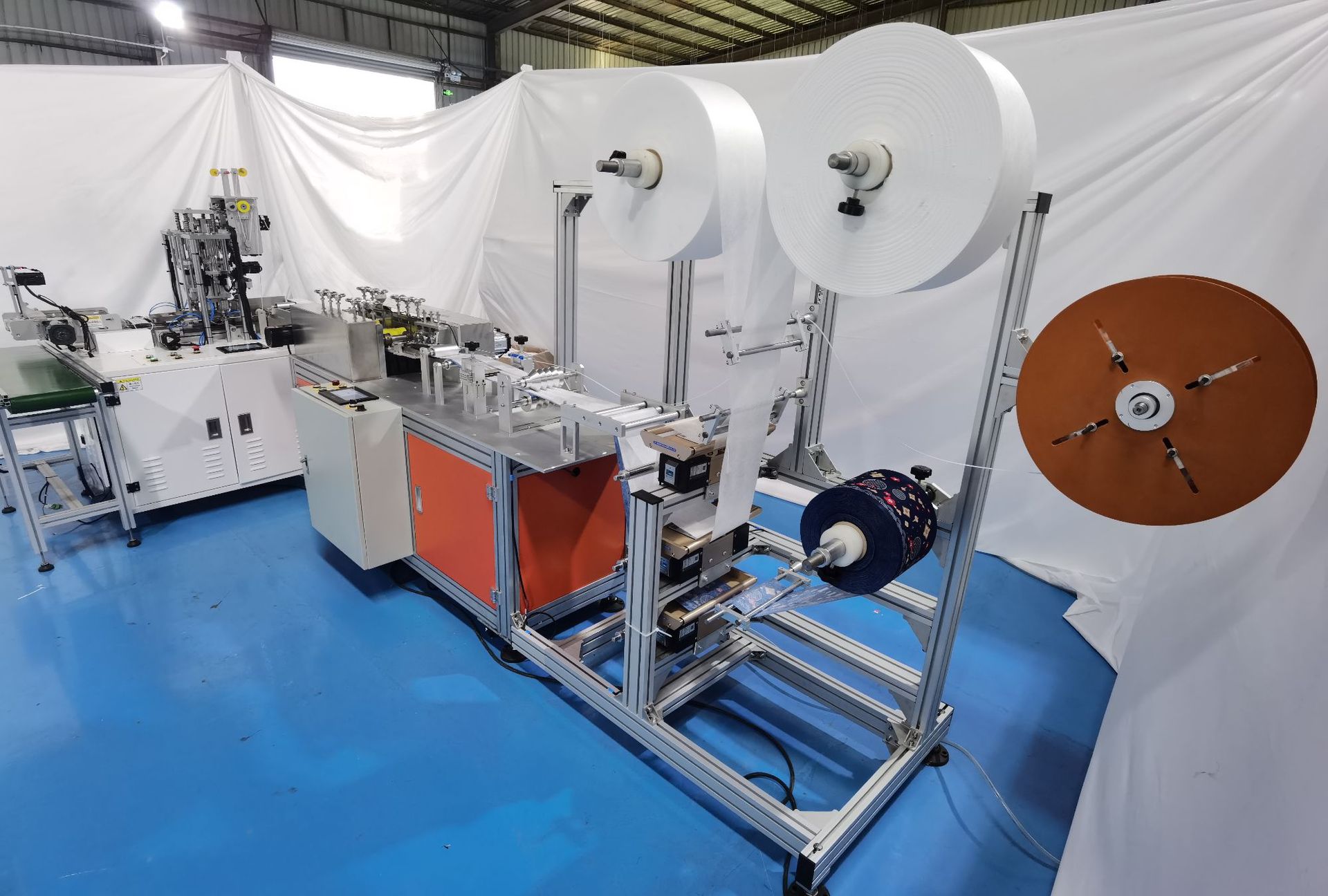 全自动定位口罩机高速一拖一定位口罩机精准定位5伺服130pcs/分钟