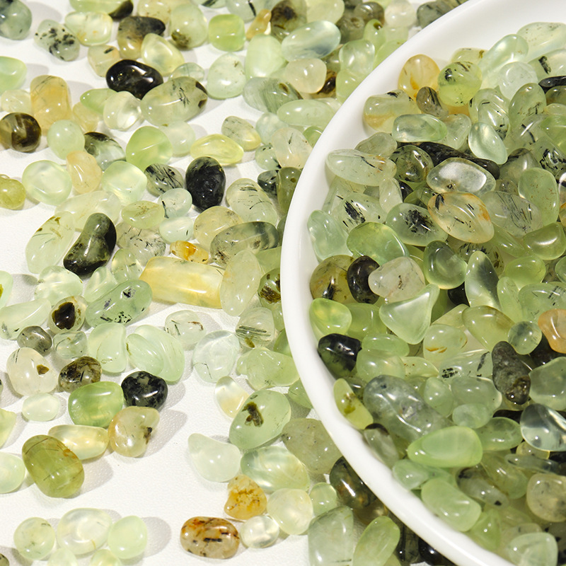 天然水晶葡萄石碎石绿碧榴原石打磨抛光小颗粒鱼缸造景家居摆件