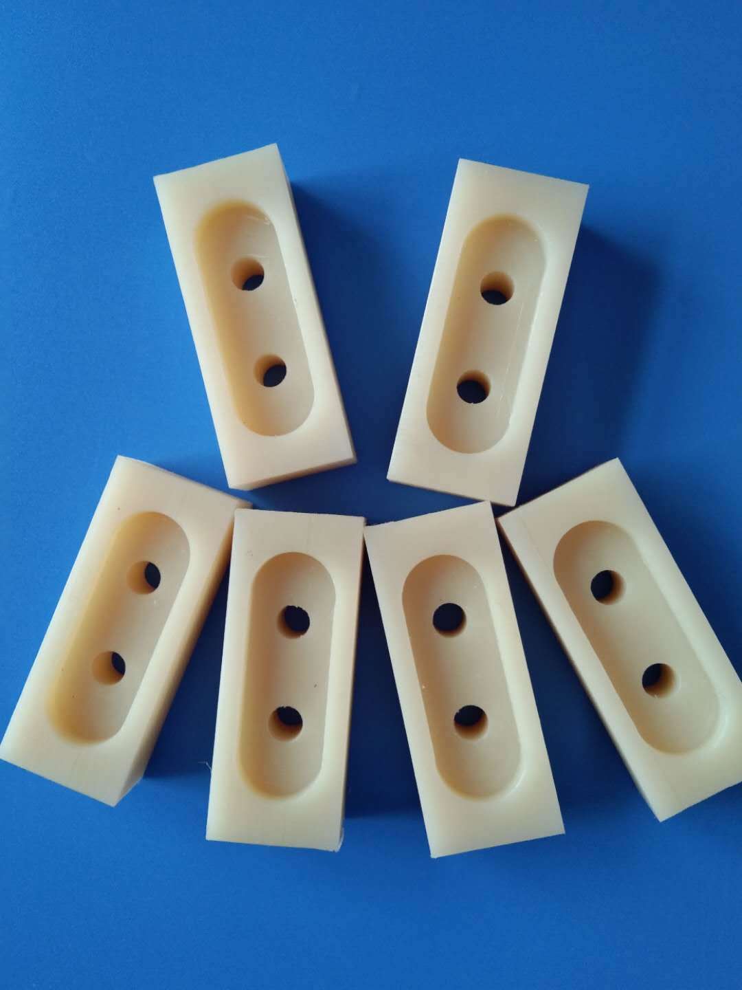 自润滑尼龙滑块 尼龙垫块  各个行业用塑料垫块按图