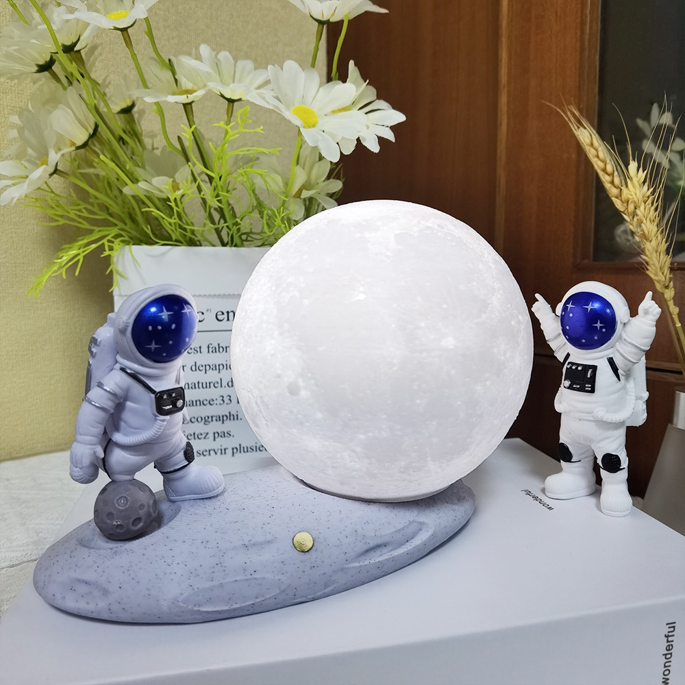 Moonlight Astronaut Lamp