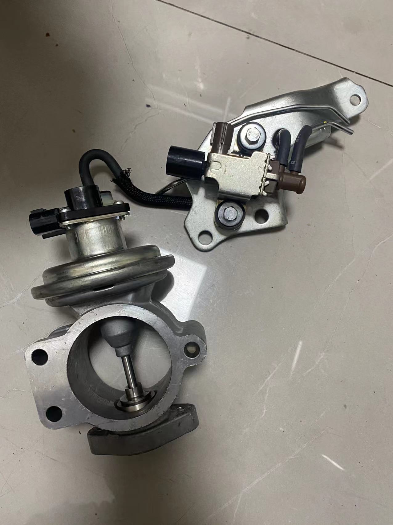 汽车配件电子egr控制阀总成适用于hilux 25800-0l080-阿里巴巴