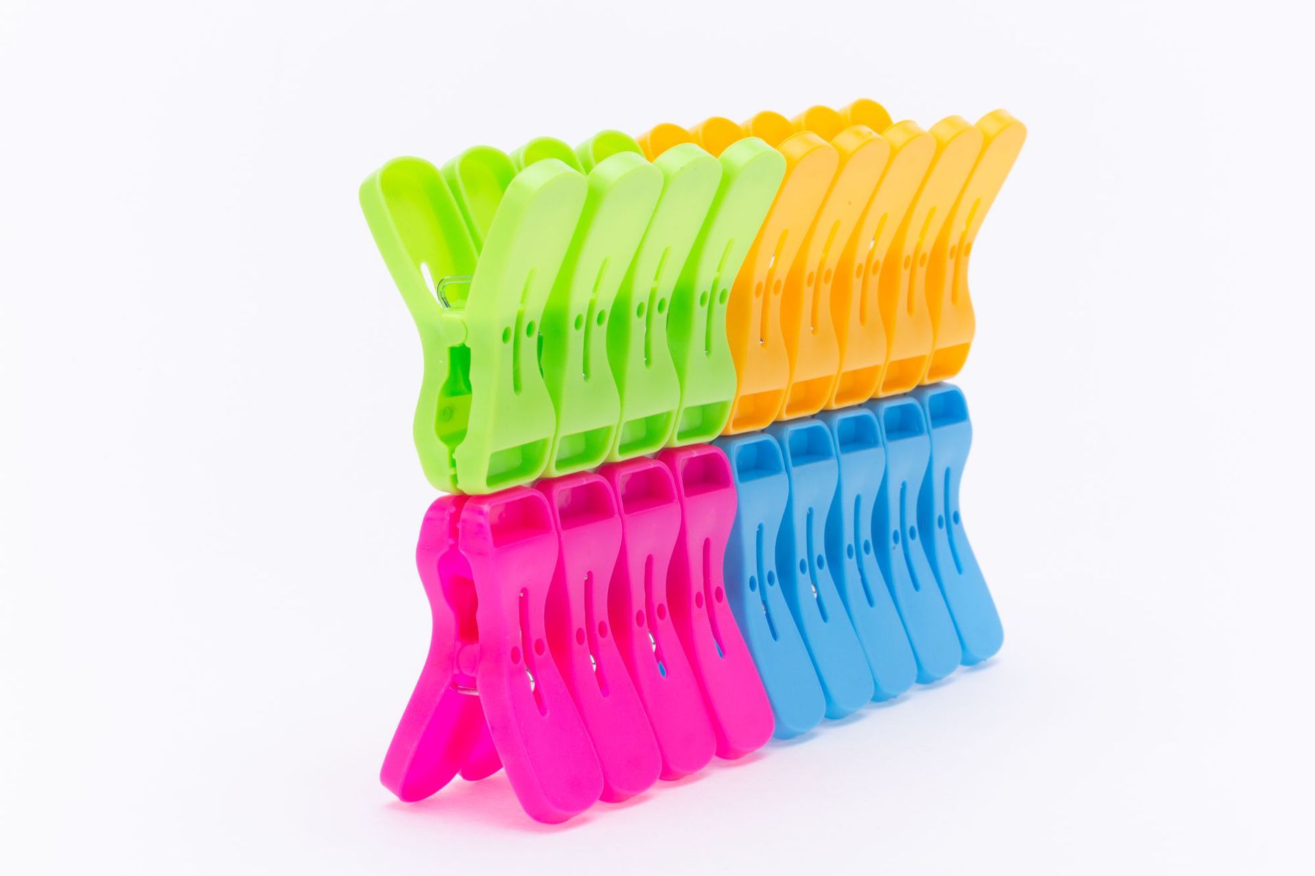 18只装彩色防风晾晒夹家用塑料晾衣夹内衣袜子加厚耐用固定小夹子