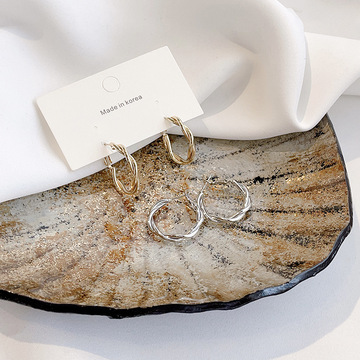 麻花圈圈耳环气质高级感网红耳圈女个性2021年新款冷淡风网红耳饰