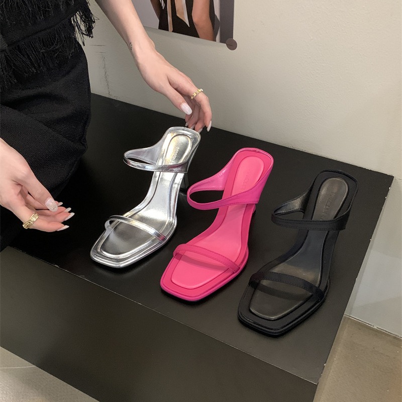 新款性感高跟凉鞋女黑色方头露趾一字带细跟凉拖单鞋子银色超纤