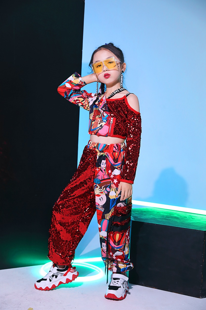 儿童街舞女童潮服爵士舞嘻哈模特时装服装女孩走秀演出套装国潮女