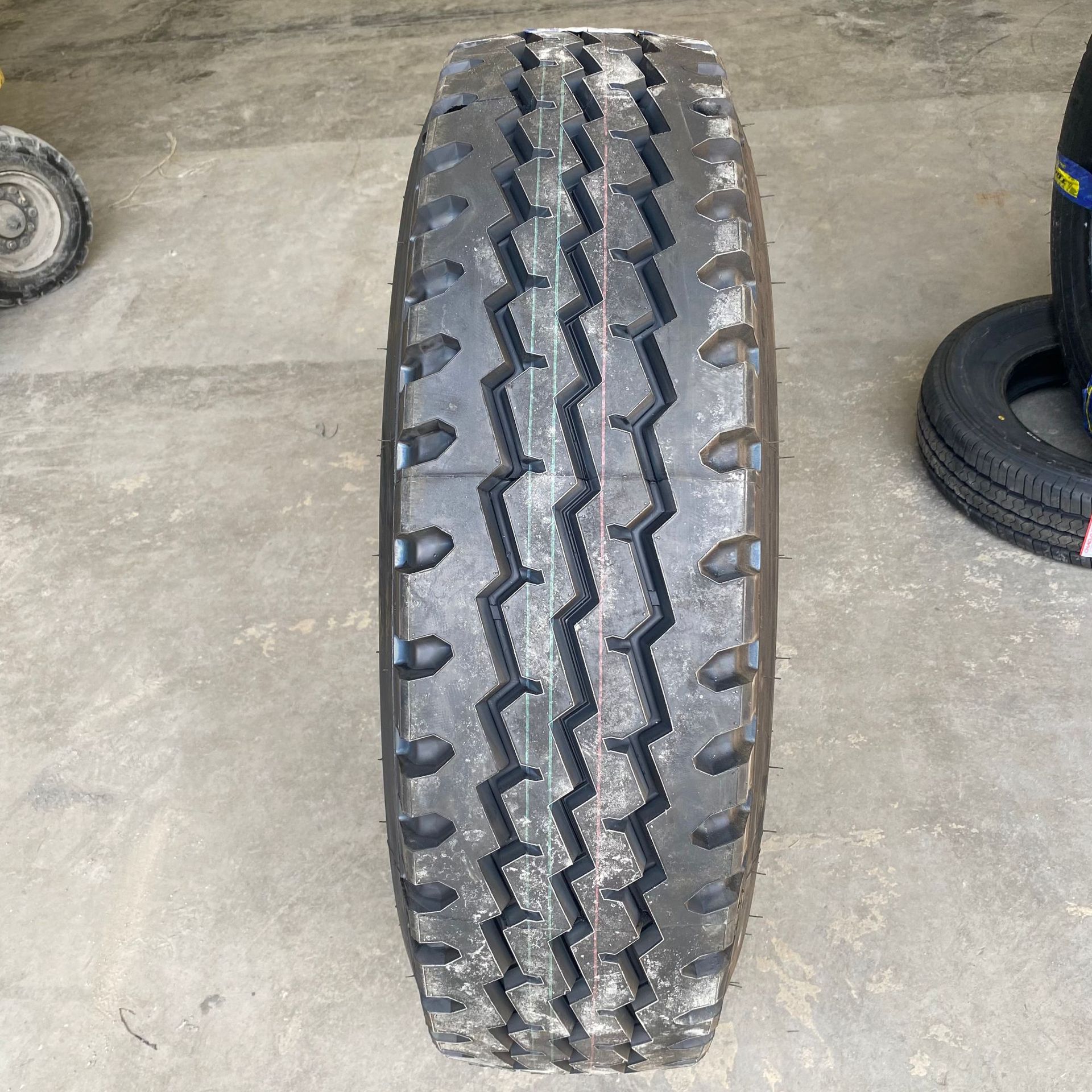 三角triangle真空卡客车钢丝轮胎315/80r22.