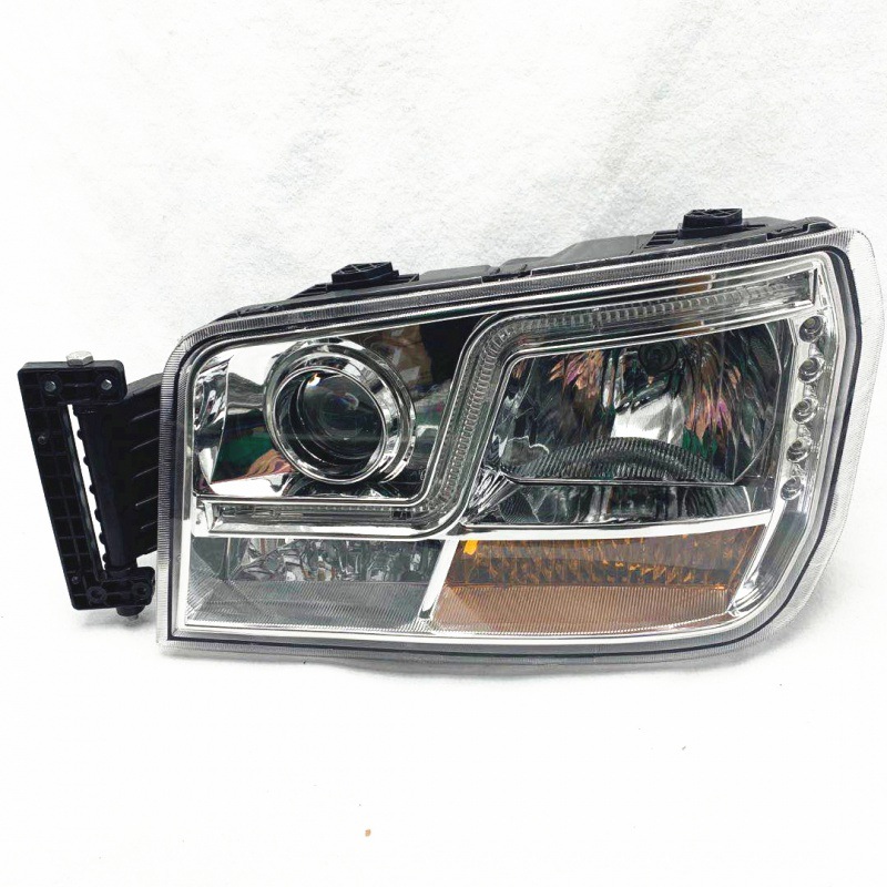 适用于陕汽德龙新m3000大灯总成x3000前大灯h3000led货车改装配件